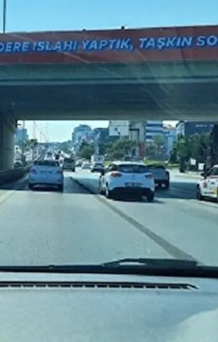 İBB sel vuran Maltepe'ye günler önce bakın nasıl afiş asmış!