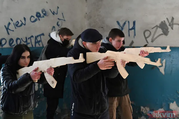 SON DAKİKA: Rusya Ukrayna son durum | Ukrayna sivilleri böyle eğitiyor - 1