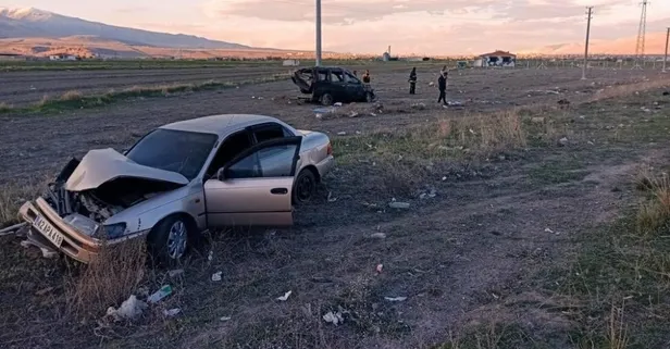 Otomobil ile hafif ticari araç çarpıştı: 1 ölü 4 yaralı