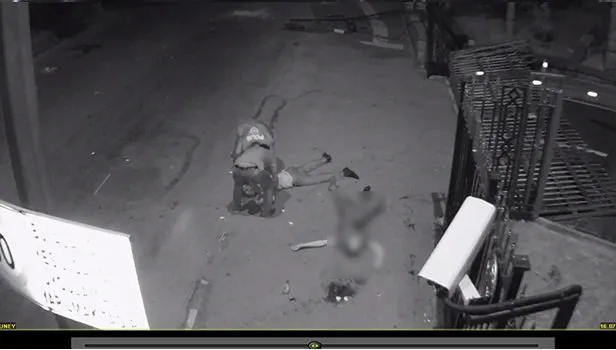 Şehit vatandaşların cenazelerini kaldırıma bıraktılar-10