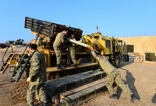 Mehmetçik, teröristleri milli roketlerle vuruyor-9