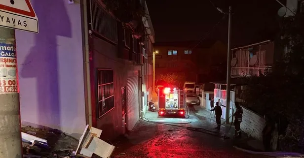 Eline ne geçtiyse yaktı: Ateşe verdiği evini sigara içerek izledi