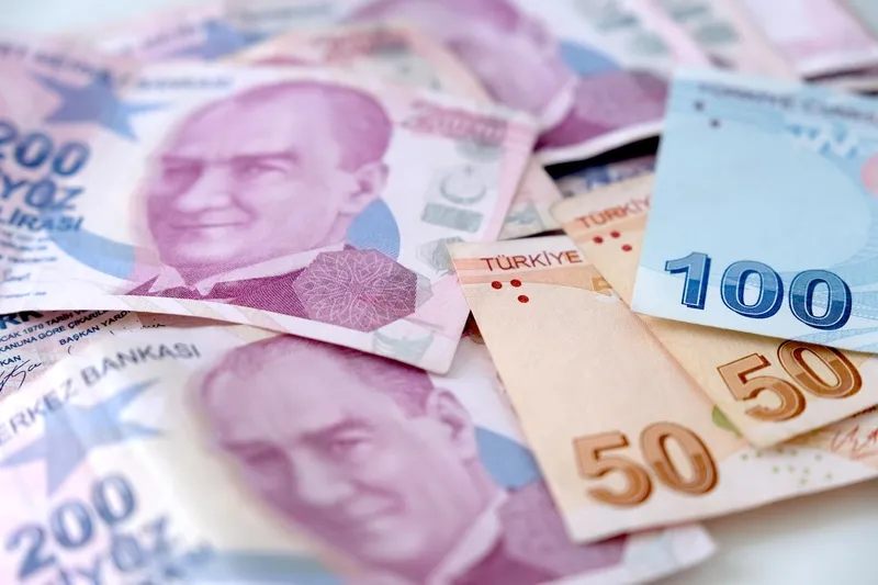 Bankalardan 3 sene vadeli 100 bin TL ihtiyaç kredisi çekenler aylık kaç TL taksit öder?-5