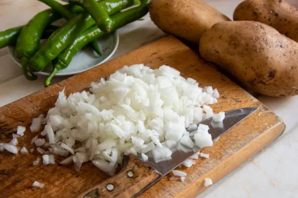 sogandaki-korkunc-tehlike-dikkat-zehirleyebilir-herkesin-yaptigi-o-hata-1696431517999.jpg Herkesin yaptığı o hata... Soğandaki korkunç tehlike! Dikkat zehirleyebilir!-5