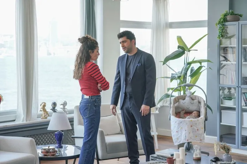 kizilcik-serbeti-dizisinden-acil-final-karari-2-degil-tam-3-basrol-oyuncusunu-kaybetti-1710658067153.jpg Kızılcık Şerbeti dizisinden acil final kararı; 2 değil tam 3 başrol oyuncusunu kaybetti!-4