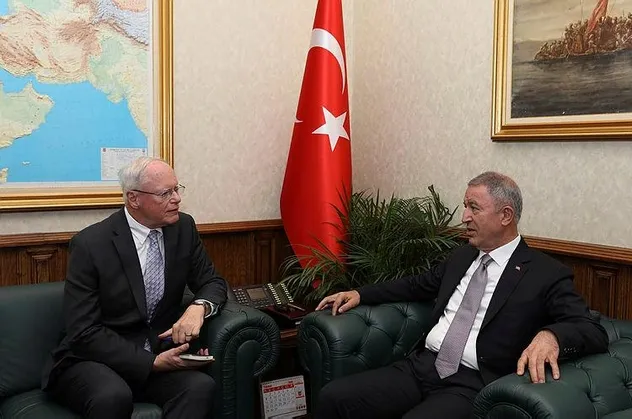 Madalyonun iki yüzü! James Jeffrey Ankara'ya geldi, McKenzie PKK'nın ayağına gitti