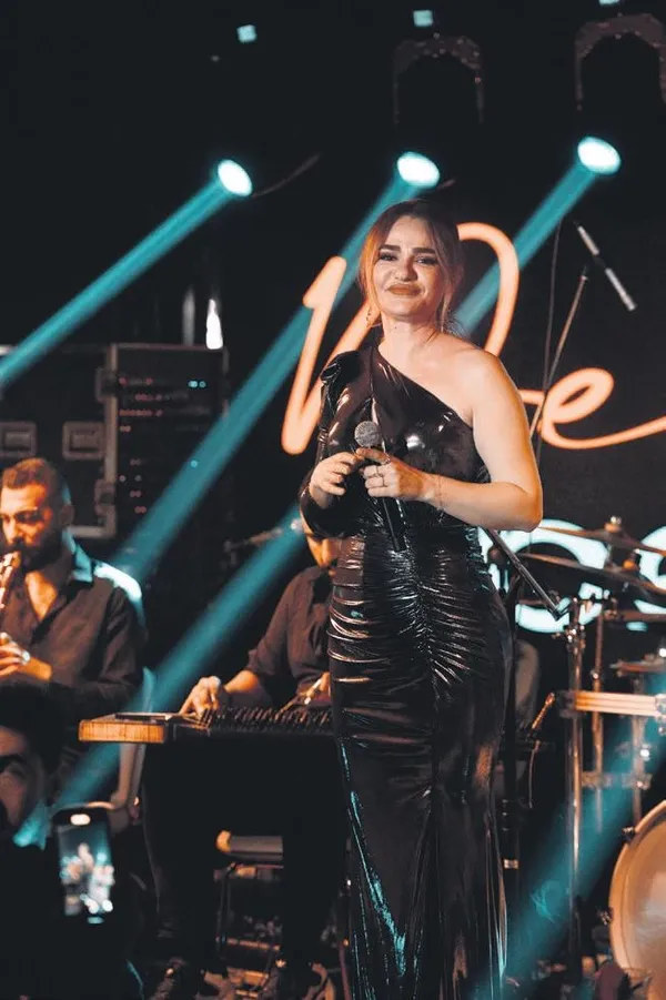 ozgur-kiz-berrak-berrak-tuzunatactan-marka-icin-cektirdigi-iddiali-pozlar-1682712218906.jpeg Özgür kız 'Berrak': Güzel oyuncu Berrak Tüzünataç'tan marka için çektirdiği iddialı pozlar!-2