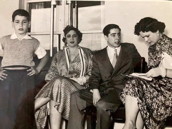 Merhum Başbakan Adnan Menderes'in yeni fotoğrafları ortaya çıktı! İşte 16 yaşındaki liseli Menderes-7