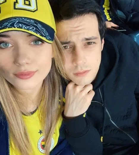 Afra Saraçoğlu kimdir? Afra Saraçoğlu ile Mert Yazıcıoğlu tatil görüntüleriyle salladı!-4