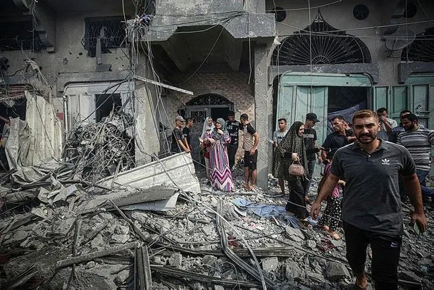 İşgalci İsrail Gazze'de camileri hedef aldı! 6 cami yıkıldı-6