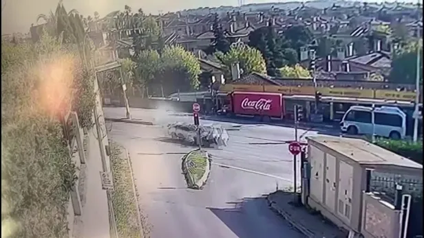 Tuzla’daki feci kaza kamerada! Baba ve 8 yaşındaki oğlu hayatını kaybetti-4