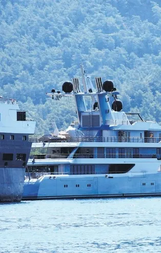 Rus milyarder Leonid Mikhelson, lüks yatıyla Marmaris'e geldi