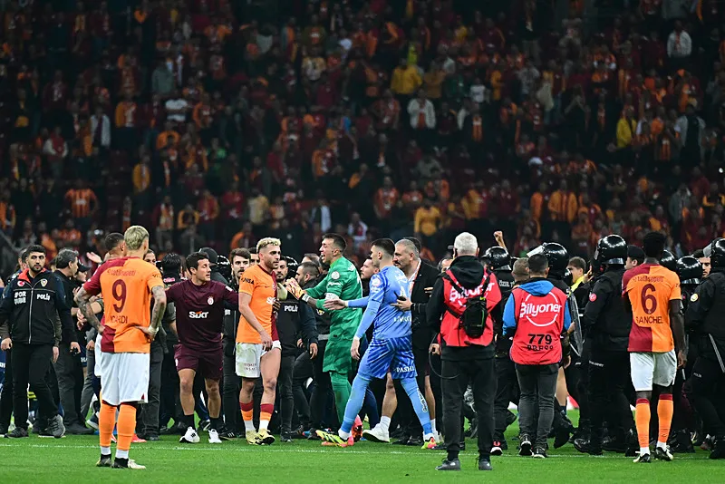 Son dakika transfer haberi! Galatasaray Fenerbahçe'nin eski yıldızının peşinde! Tam 36 milyon euro ödendi... Bu sezon 8 golde adı var - 11