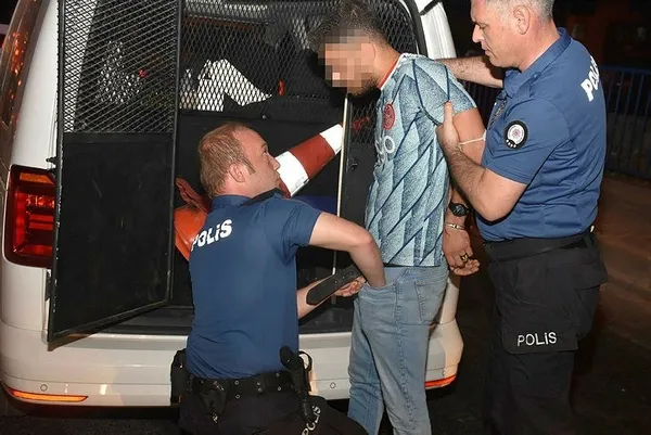 Son dakika: İzmir'de omuz atma kavgasında kan aktı! 1 ölü, 3 yaralı-7