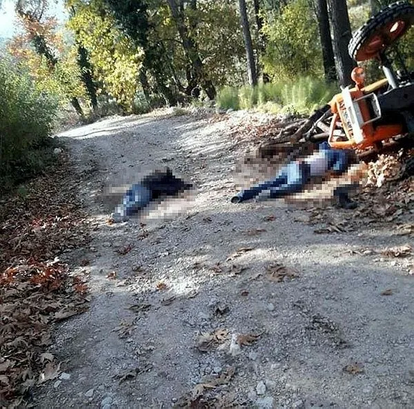muglada-aci-olay-devrilen-traktorun-altinda-kalan-baba-ve-oglu-oldu-1637426020466.jpeg Muğla'da acı olay: Devrilen traktörün altında kalan baba ve oğlu öldü-3