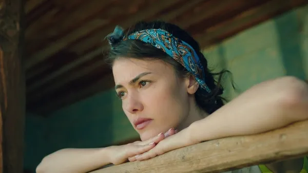 1656364631186.jpg Gül Masalı 3. bölüm fragmanı yayınlandı: “Ben buraya ait değilim”-5