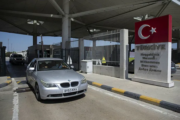 gurbetciler-akin-akin-turkiyeye-geliyorlar-sayilari-1-ayda-100-bini-gecti-1594043307431.jpg Gurbetçiler akın akın Türkiye’ye geliyorlar! Sayıları 1 ayda 100 bini geçti…-1