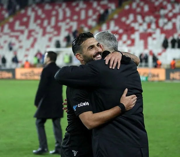 kartal-ucusa-gecti-siyah-beyazlilar-super-ligde-ust-uste-ikinci-galibiyetini-aldi-1645919414861.jpeg Kartal uçuşa geçti! Siyah-Beyazlılar Süper Lig’de üst üste ikinci galibiyetini aldı-12