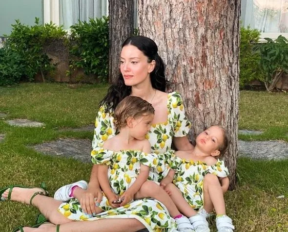 13 yıllık büyük aşk! EDHO'nun yıldızı Ceren Benderlioğlu'ndan Emir Benderlioğlu’yla çekirdek aile paylaşımı! İlk yorum Esra Erol’un kardeşinden... - 63