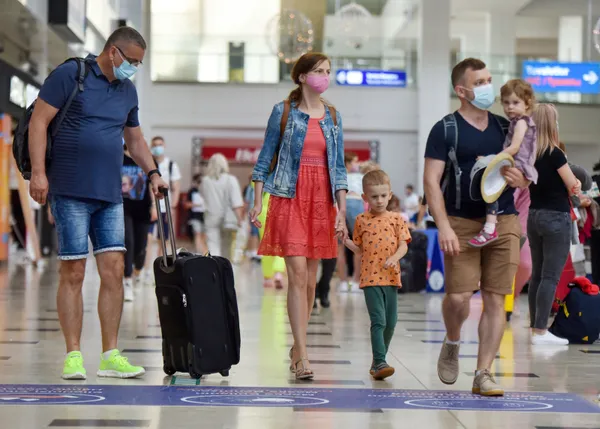 antalyaya-her-gun-20-farkli-noktadan-15-bin-rus-turist-geliyor-1625041268987.jpg Antalya'ya her gün 20 farklı noktadan 15 bin Rus turist geliyor-4