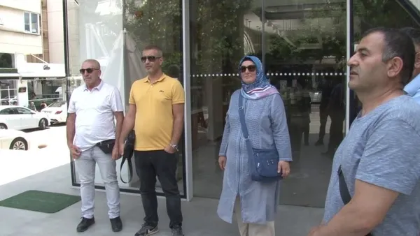 kadikoyde-mucevher-firmasi-vurgunu-110-bin-kisiyi-250-milyon-dolar-dolandirip-kayiplara-karistilar-1654690876100.jpg Kadıköy'de mücevher firması vurgunu! 110 bin kişiyi 250 milyon dolar dolandırıp kayıplara karıştılar-2