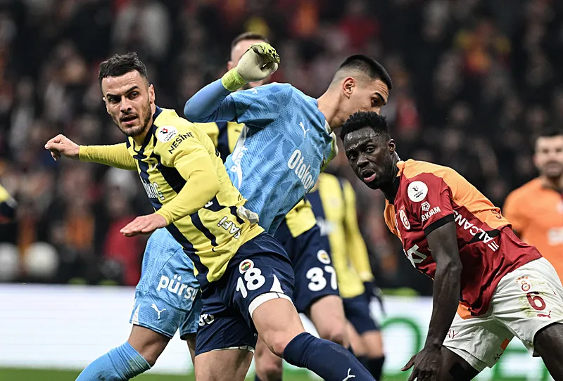 Galatasaray'da veda zamanı! Yıldız futbolcularla yollar ayrılacak - 6