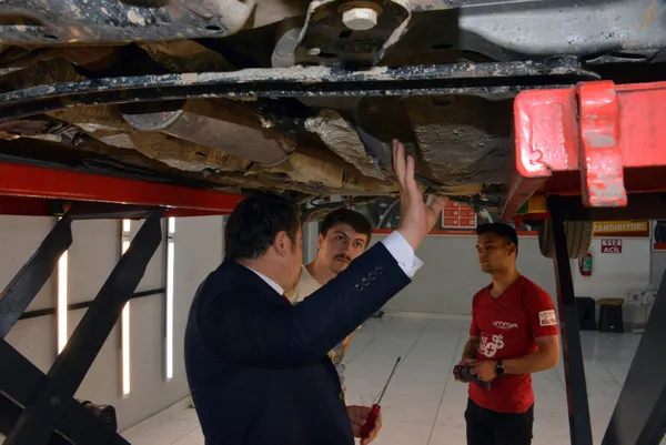 2-yil-once-75-bin-liraya-otomobil-aldi-satarken-hayatinin-sokunu-yasadi-onu-baska-arkasi-baska-1654067982531.jpg 2 yıl önce 75 bin liraya otomobil aldı! Satarken hayatının şokunu yaşadı: Önü başka arkası başka-3