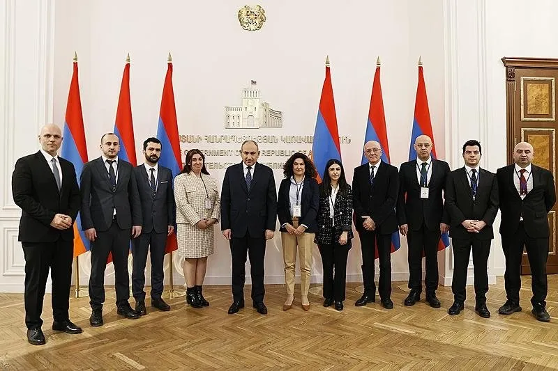 Paşinyan, Türk basın mensuplarının sorularını yanıtladı. (İHA)