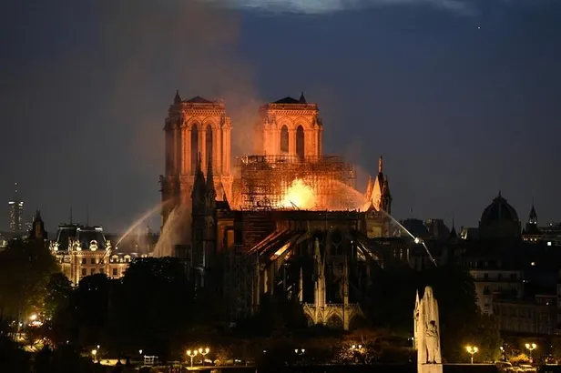 Notre Dame Katedrali'ndeki yangına ilişkin yeni açıklama-3