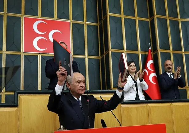 mhp-genel-baskani-devlet-bahceliden-cumhurbaskanligi-hukumet-sistemi-icin-turkiye-yuzyili-onerisi-5er-yillik-3-1669731395309.jpeg MHP Genel Başkanı Devlet Bahçeli'den Cumhurbaşkanlığı Hükümet Sistemi için 'Türkiye Yüzyılı' önerisi: 5'er yıllık 3 dönem...-2