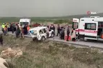 Sivas’ta iki ticari aracın çarpıştığı kazada ortalık savaş alanına döndü: 10 yaralı