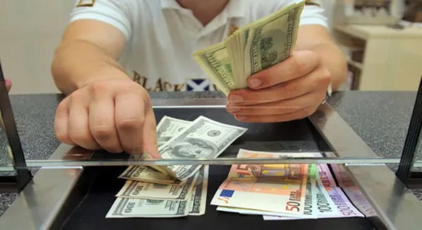 dolar-yukselir-mi-duser-mi-9-ocak-2022-canli-dolar-ve-euro-ne-kadar-kac-tl-oldu-uzman-yorumlari-1641785953720.jpg 11 Ocak 2022 CANLI dolar ve euro ne kadar, kaç TL oldu? Dolar yükselir mi, düşer mi? Uzman yorumları…-4