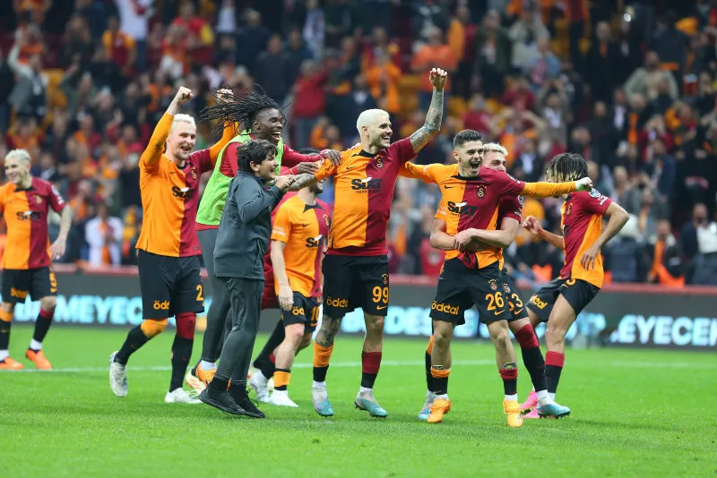 Galatasaray'dan 3 imza birden! - 6