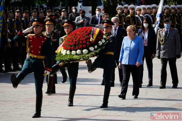 SON DAKİKA: Rusya Devlet Başkanı Putin Almanya Başbakanı Angela Merkel'e çiçek verdi - 8
