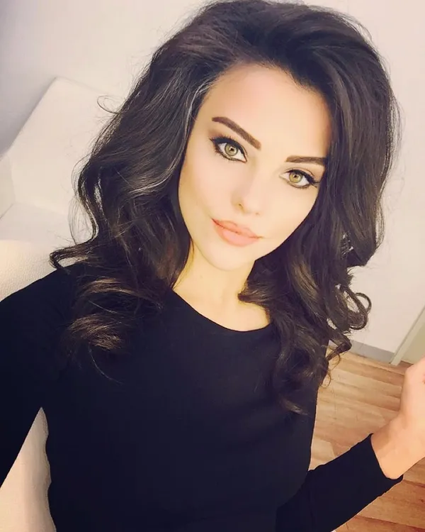 Tuvana Türkay geçmişini sildiriyor!-5