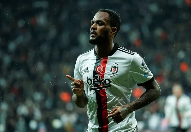 Beşiktaş'ta top koşturan Cyle Larin'den ayrılık mesajı-1