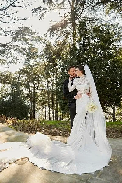 Heidi Klum'un bacakları, Jennifer Lopez'in de kalçaları derken şimdi de sırada Burcu Kıratlı var: Tam 1 milyon TL-4