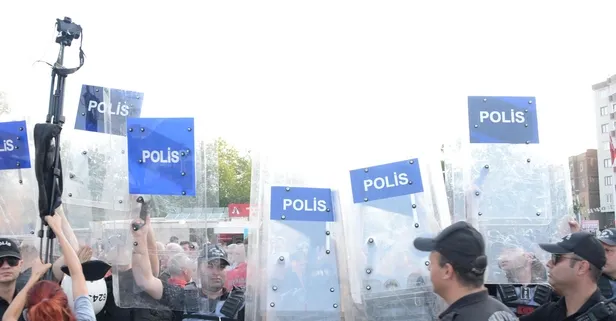 Diyarbakır'da Türk Silahlı Kuvvetleri protestosu! | Emniyet amiri uyardı: İzin vermeyiz!