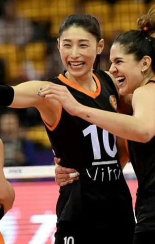 Eczacıbaşı voleybolda dünya ikincisi oldu