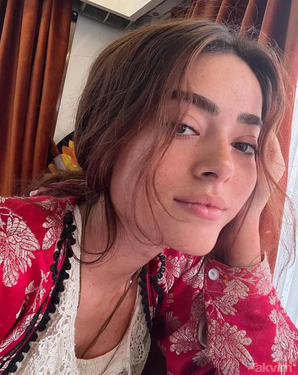 Aziz'in Efnan'ı Simay Barlas'ın sevgilisi bakın kim çıktı! 23 yaşındaki genç yıldızın aşk hayatı hayli karışık - 3