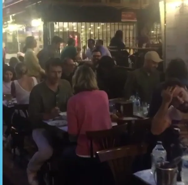 CHP’nin İstanbul Sahur Buluşması’nda partililerin içki içmesine büyük tepki-2