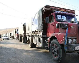 Yardım tırları sınır kapısında bekletiliyor