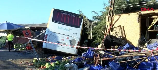İstanbul’da servis otobüsü devrildi! Ölü ve yaralılar var