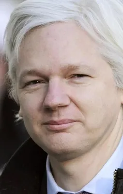 O isim uyarmıştı! Facebook en büyük casus