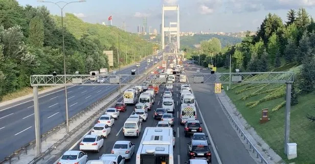 zincirleme kaza trafik kilitlendi