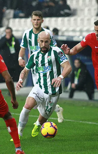 Antalyaspor Bursaspor'u deplasmanda yendi