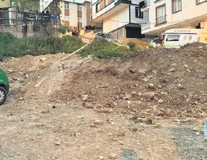 Boş arazide bebek cesedi