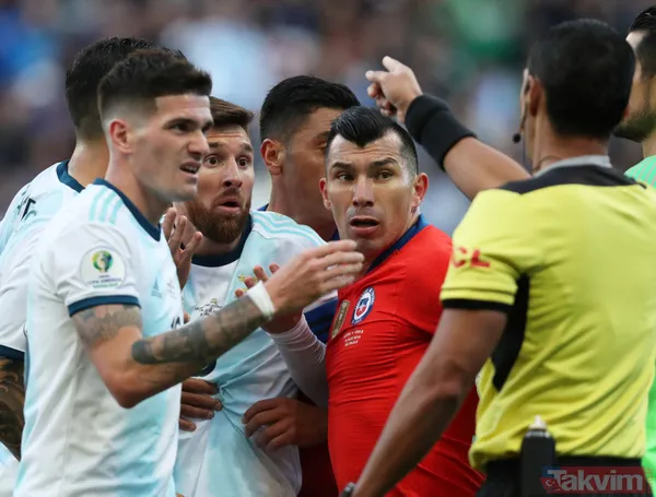 Messi ve Medel fena kapıştı! Kırmızı kartlar havada uçuştu - 49