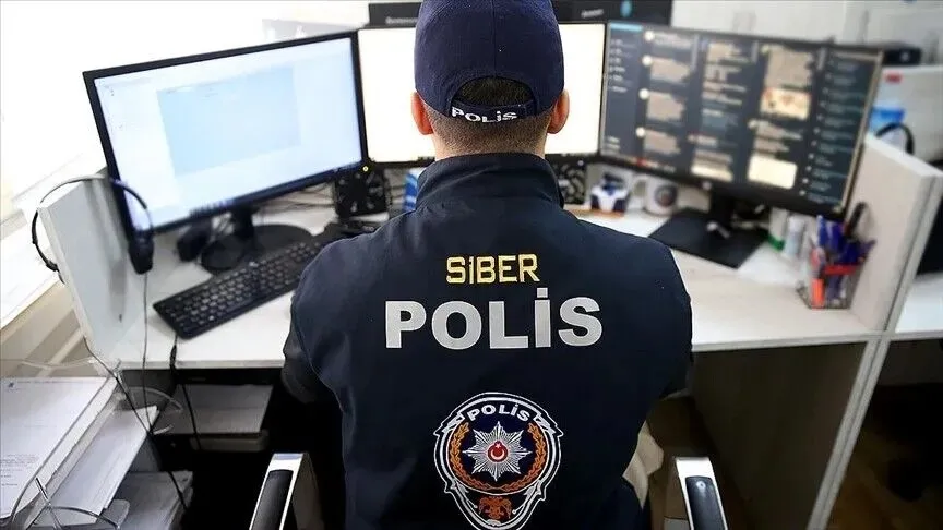siber-dolandiricilik-ibbye-sicradi-sahte-istanbulkart-sitesiyle-milyonluk-vurgun-87-kisi-magdur-edildi-1787910880756.jpeg Siber dolandırıcılık İBB'ye sıçradı! Sahte İstanbulkart sitesiyle milyonluk vurgun: 87 kişi mağdur edildi-4