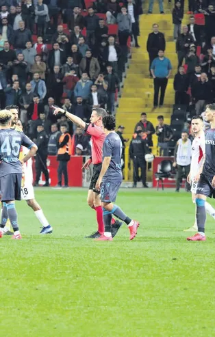 Erman Toroğlu Trabzonspor'un sayılmayan golüyle ilgili net konuştu: Faul yok operasyon var!